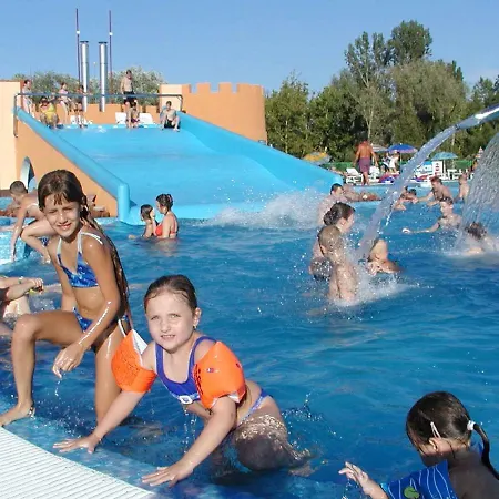 In 42285 * Balatonboglár