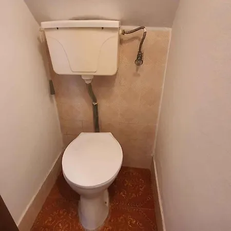 In 42285 * Balatonboglár