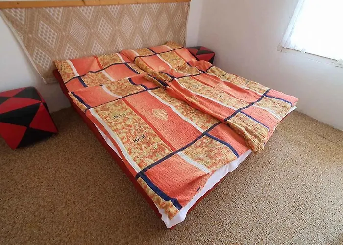 In 42285 * Balatonboglár