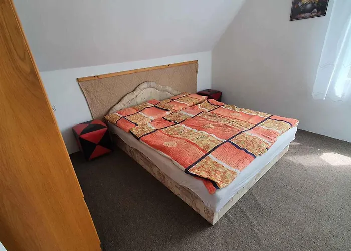 In 42285 * Balatonboglár